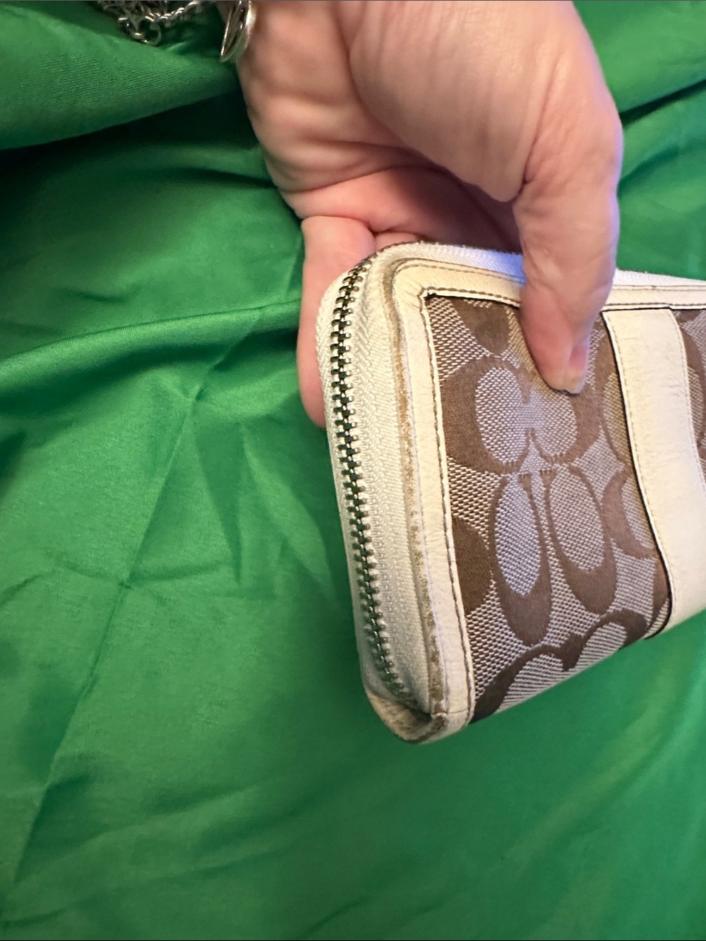Coach Brown and Cream Signature Zip Wallet vintage w/ micro mini white metal tag - Picture 6 of 16
